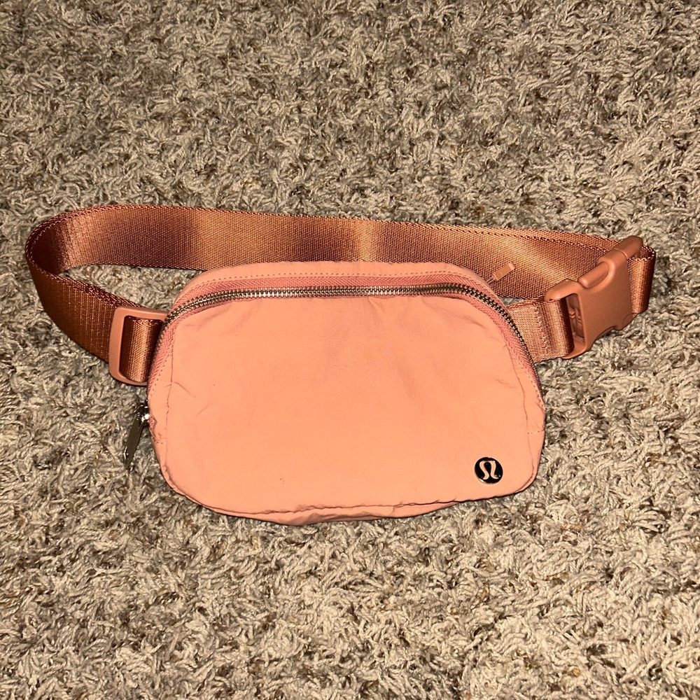 LULULEMON Dusty Pink Belt Bag